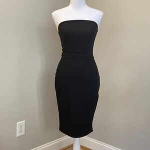 Black Strapless Fitted Cocktail Dress​